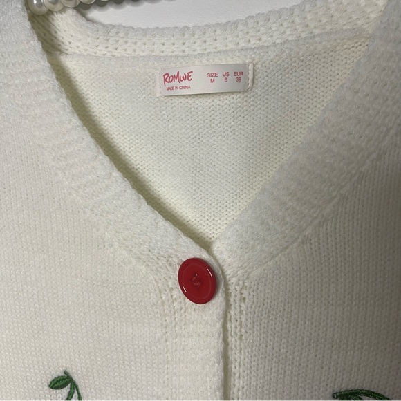 NWOT Cherry Embroidered Cropped Cardigan - Picture 4 of 5